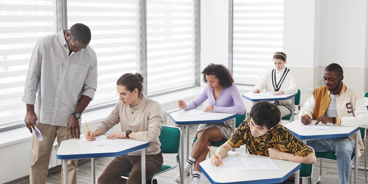 Maturity Exam 2025: Effectieve strategieën om je voor te bereiden met simulaties