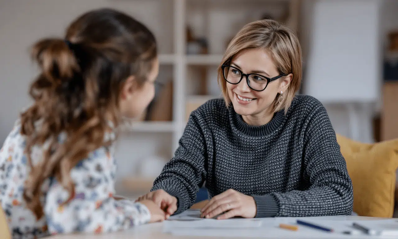 Ontdek hoe samenwerking tussen leerkrachten en gezinnen je kinderen kan behoeden voor conflicten en stress!